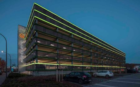 Parkhaus Heilbronn - Fassadenverkleidung - Beleuchtet